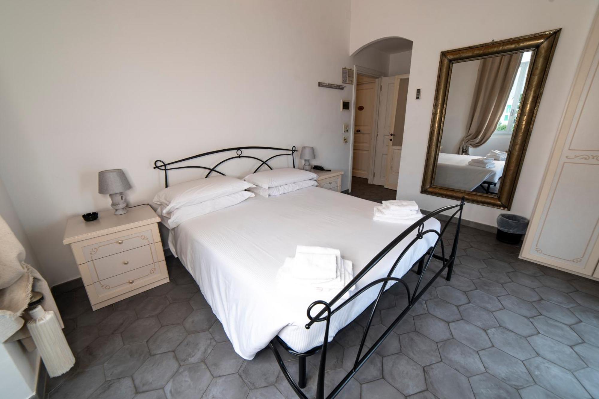 Albergo Miramare Spotorno Camera foto