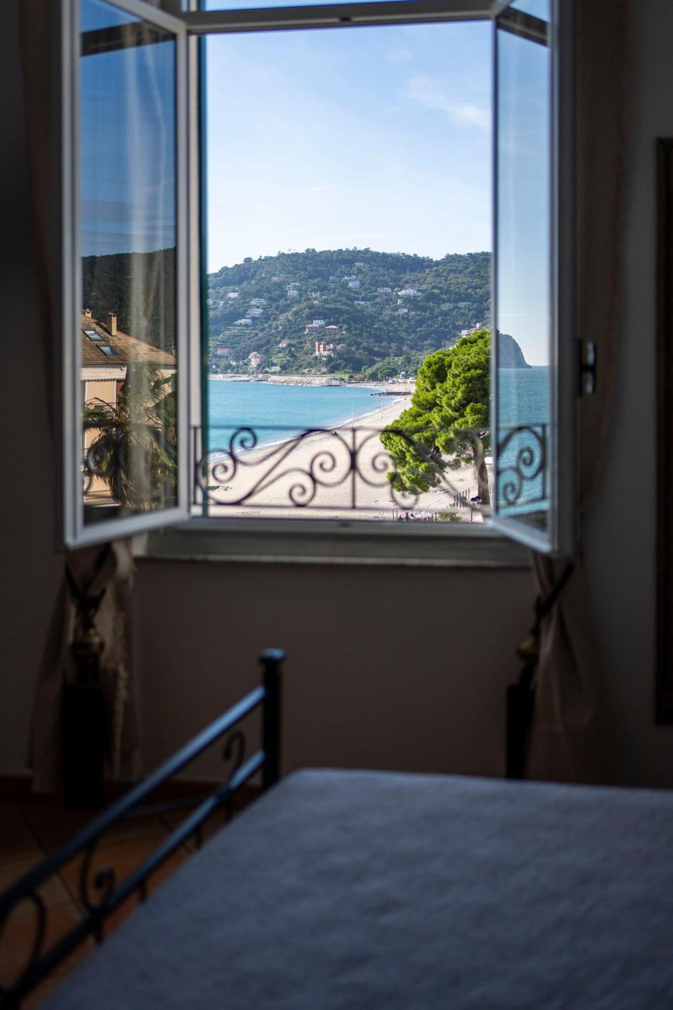 Albergo Miramare Spotorno Esterno foto